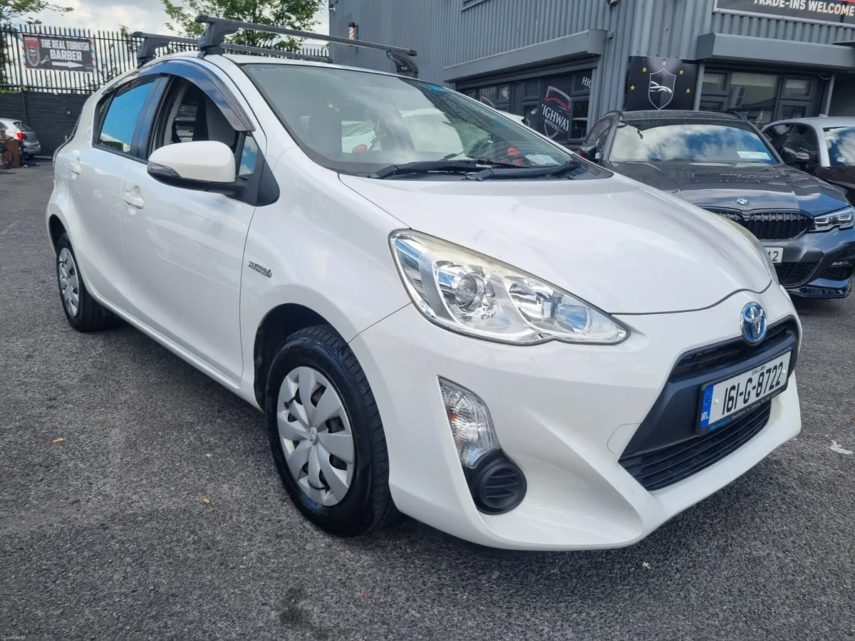 Toyota Aqua  Hybrid  2016 - Image 2