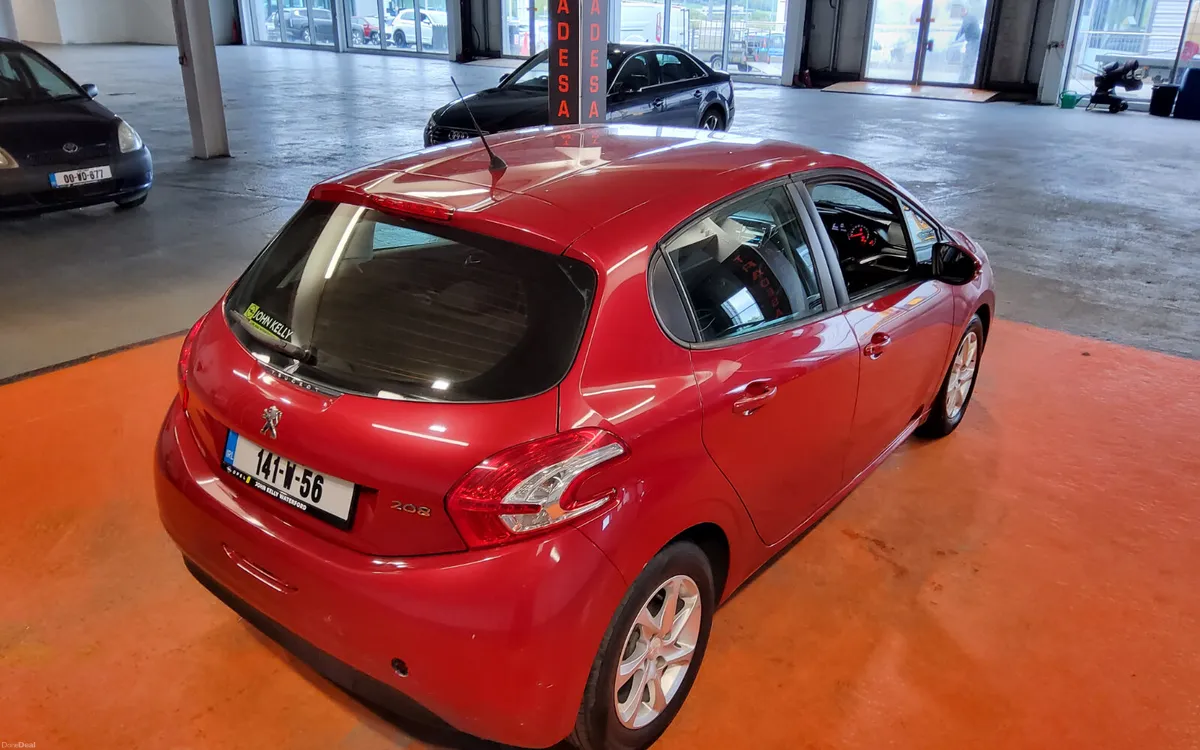 Peugeot 208 2014 - Image 2