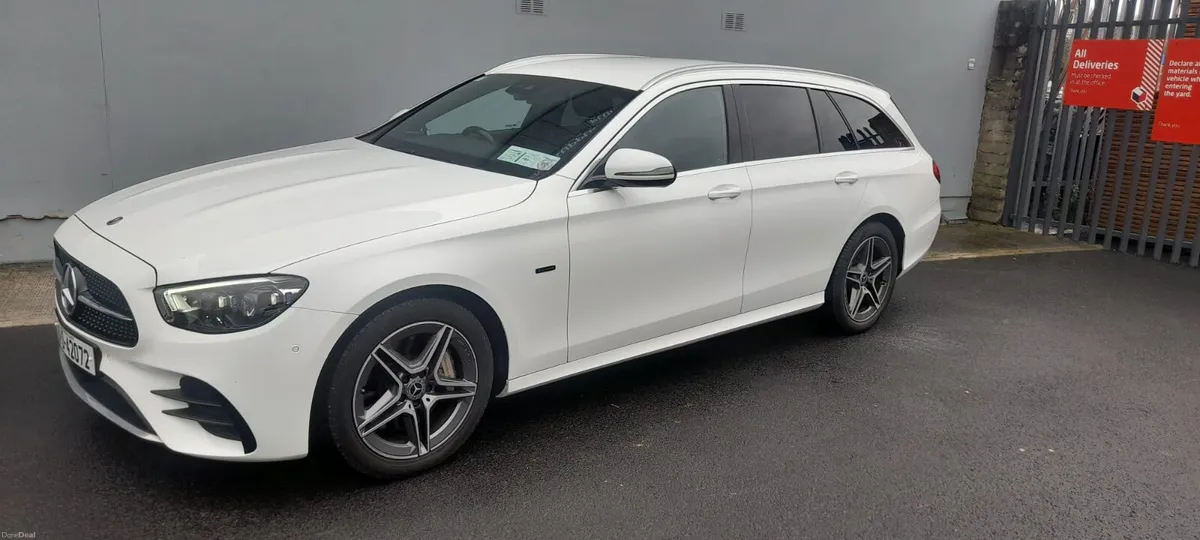 Stunning E300de AMG-Line Estate - MASSIVE SPEC. - Image 2