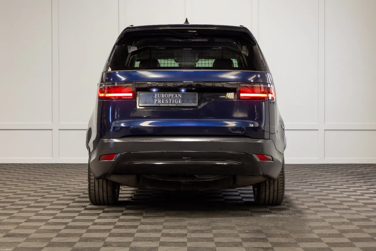 2022 Land Rover Discovery 2 Seat Commercial - Image 5
