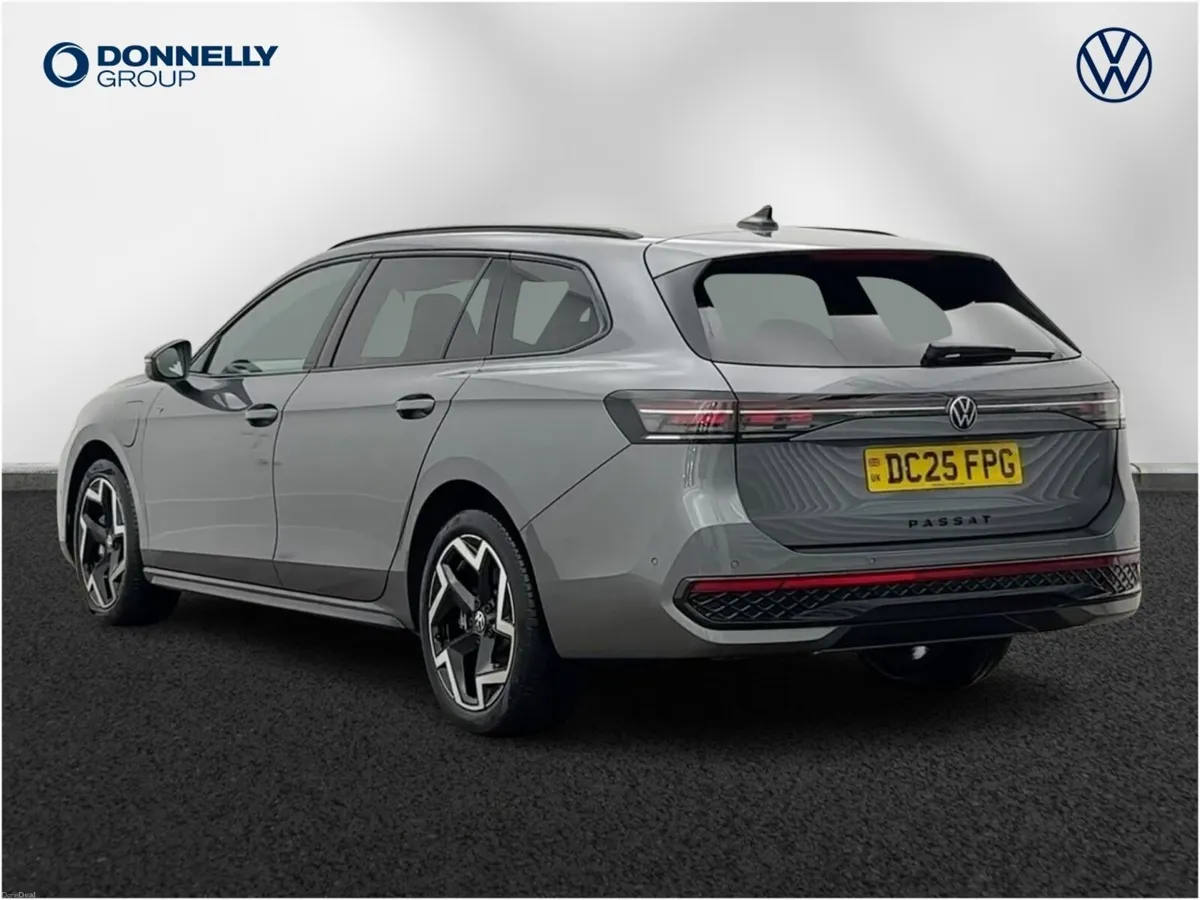 Volkswagen Passat Estate R-Line - Image 3
