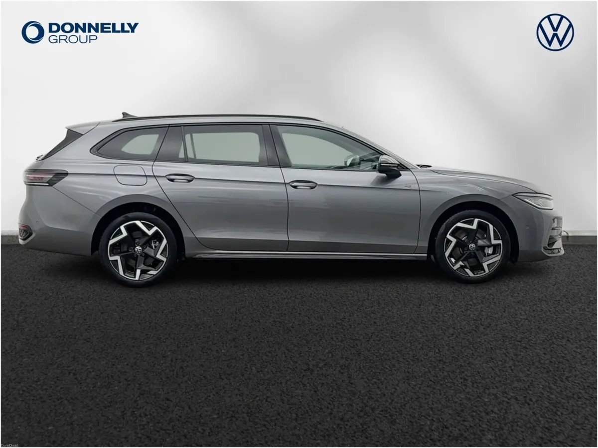 Volkswagen Passat Estate R-Line - Image 4