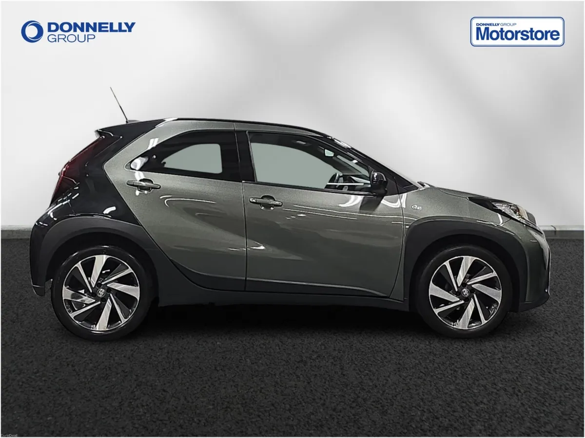 Toyota Aygo X Hatchback Edge - Image 3