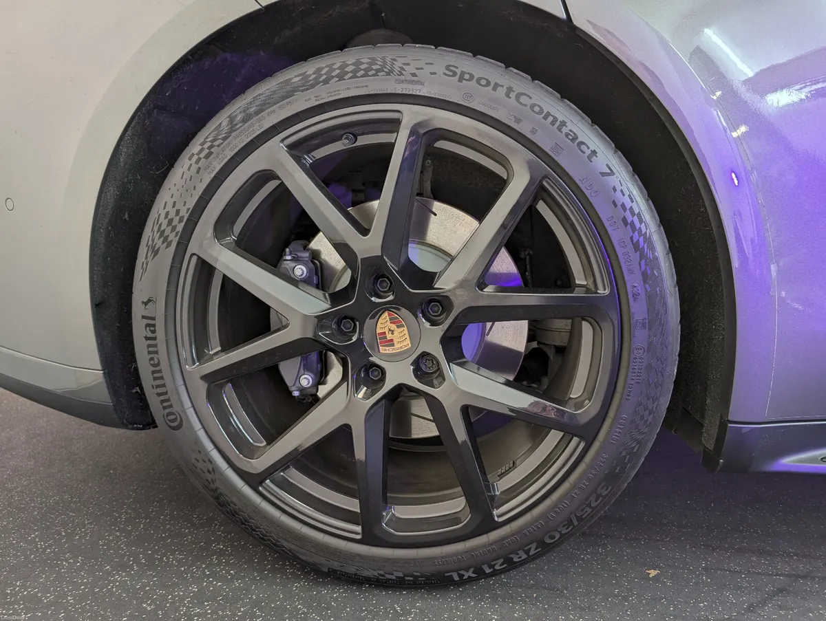 Porsche Panamera 4 E-HYBRID PHEV - Image 5