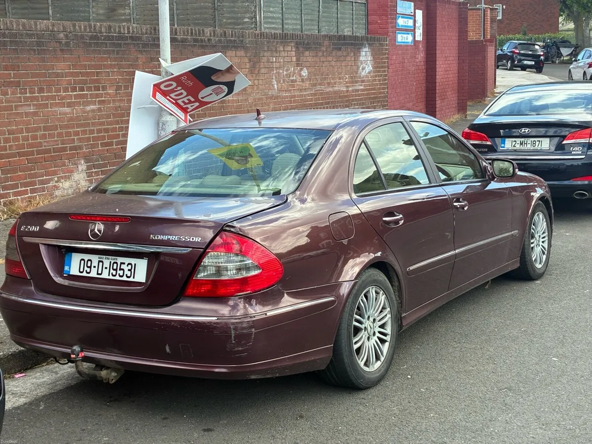(Price 1600)‼️AUTOMATIC‼️ Mercedes E200 2.2 diesel - Image 3