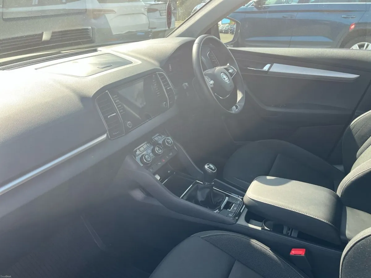 Skoda Karoq 2.0TDI 115HP Ambition - SUMMER SALE NO - Image 3