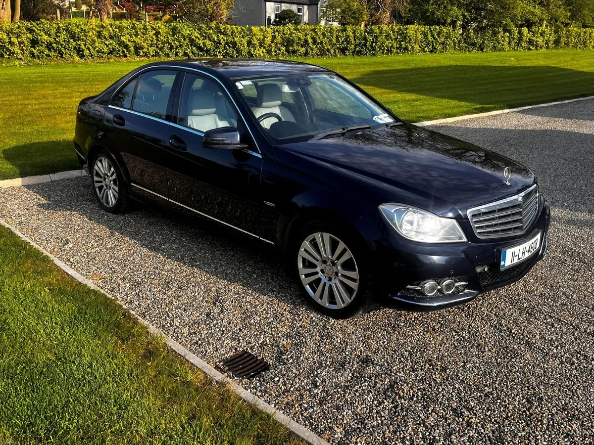 Mercedes-Benz C-Class 2011 - Image 4