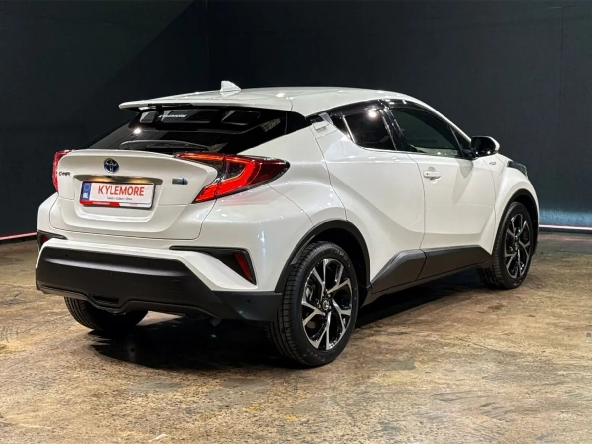 Toyota C-HR 1.8 HYBRID G SPEC - HALF BROWN LEATHER - Image 4
