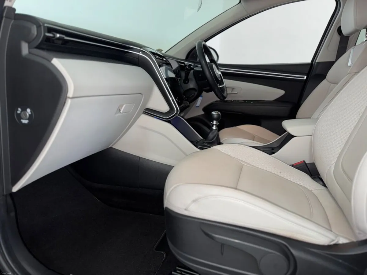 Hyundai Tucson ix35 Executive 2WD 5DR - Image 3