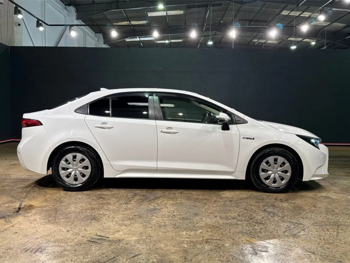 Toyota Corolla AUTOMATIC 1.8 HYBRID SALOON G-X - P - Image 3
