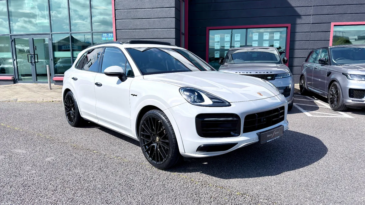 Porsche Cayenne E Hybrid Platinum Edition - Image 2