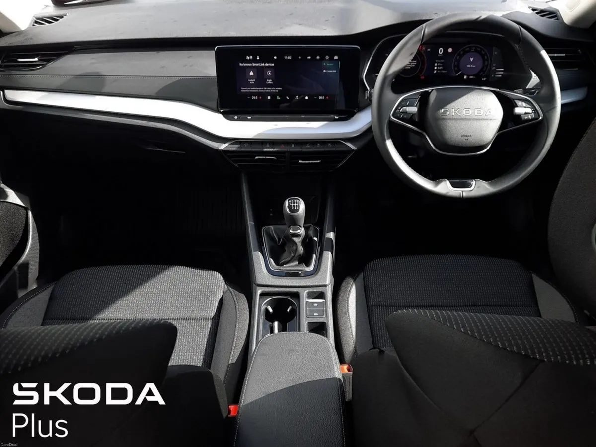 Skoda Octavia **IMMEDIATE DELIVERY**SEL 2.0TDI 115 - Image 2