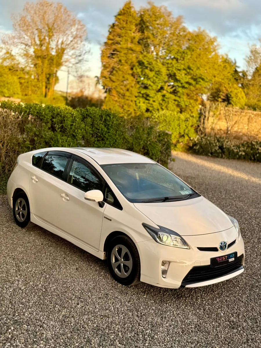 2013 Toyota Prius 1.8 Hybrid Automatic - Image 3