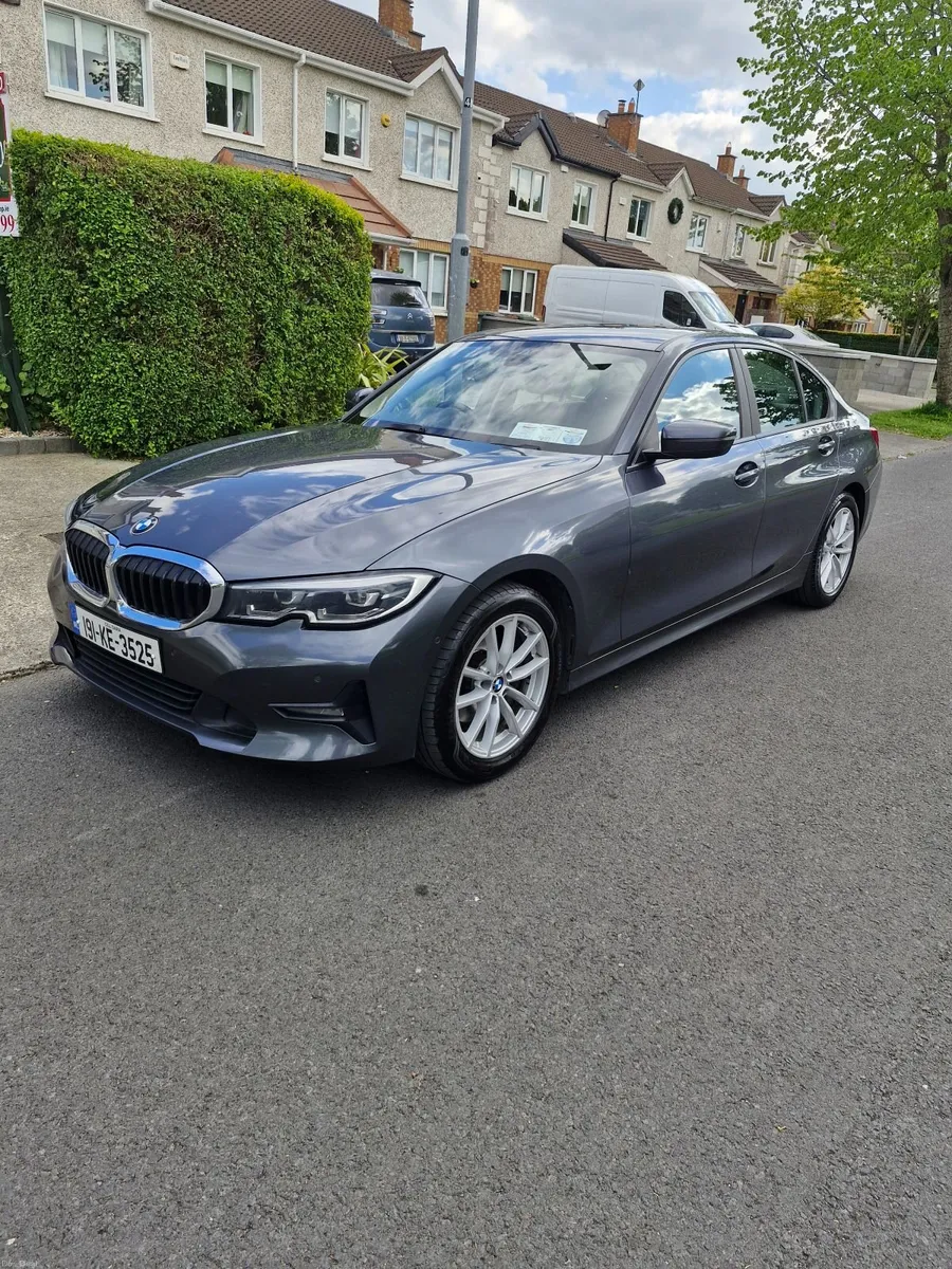 BMW 3-Series 2019 - Image 1