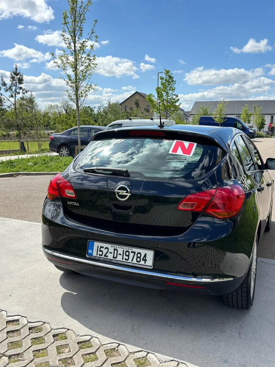 Opel Astra 2015 - Image 2