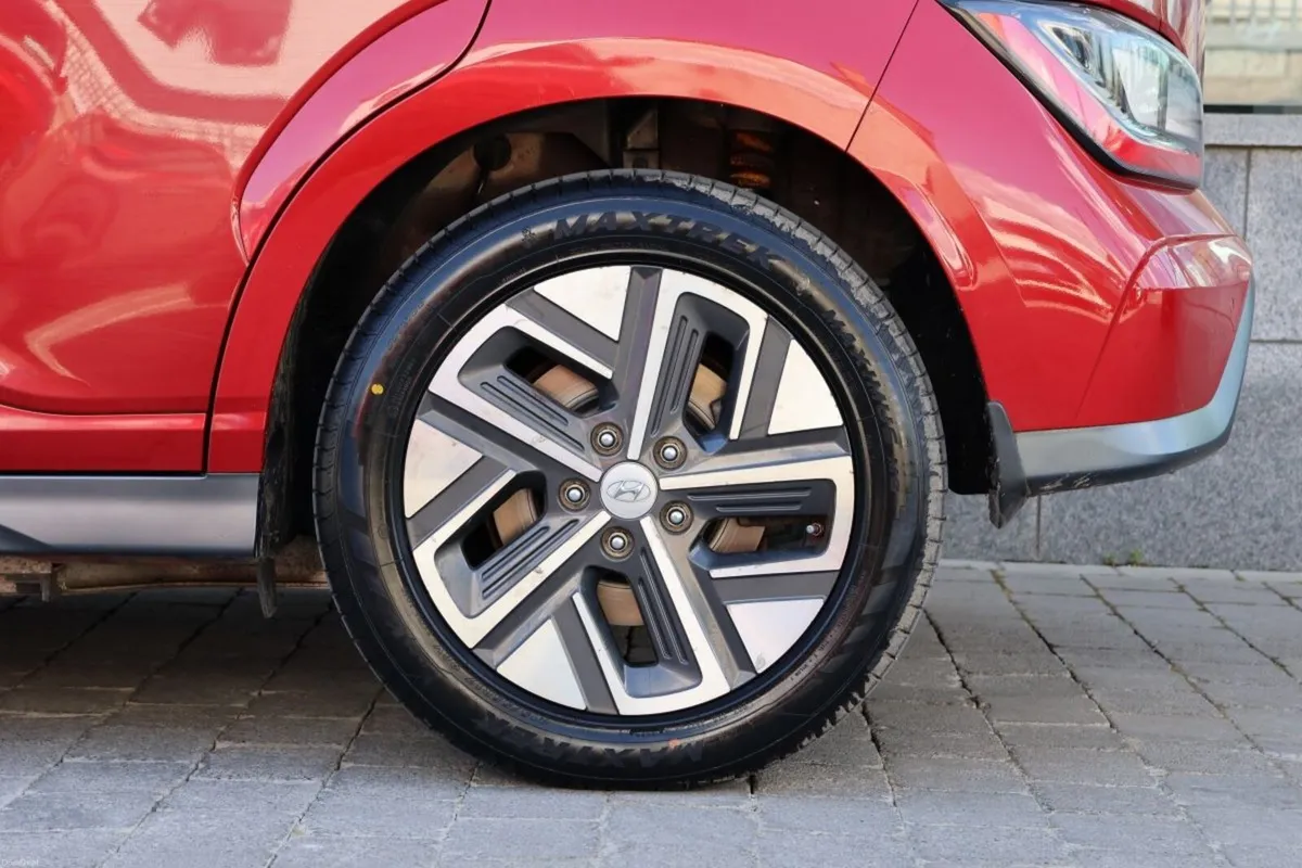 Hyundai KONA Kona EV Executive 39 kWh - Image 4