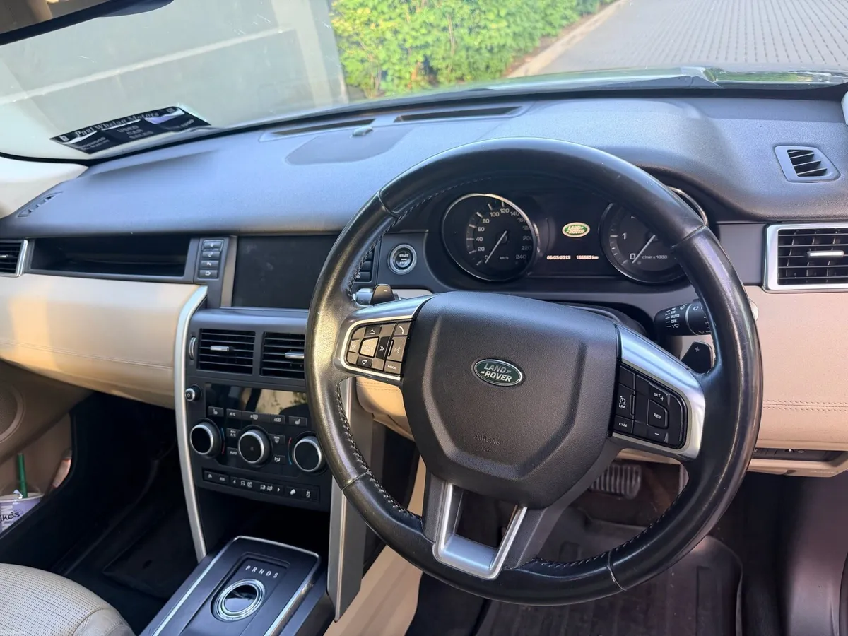 Land Rover Discovery Sport - Image 2