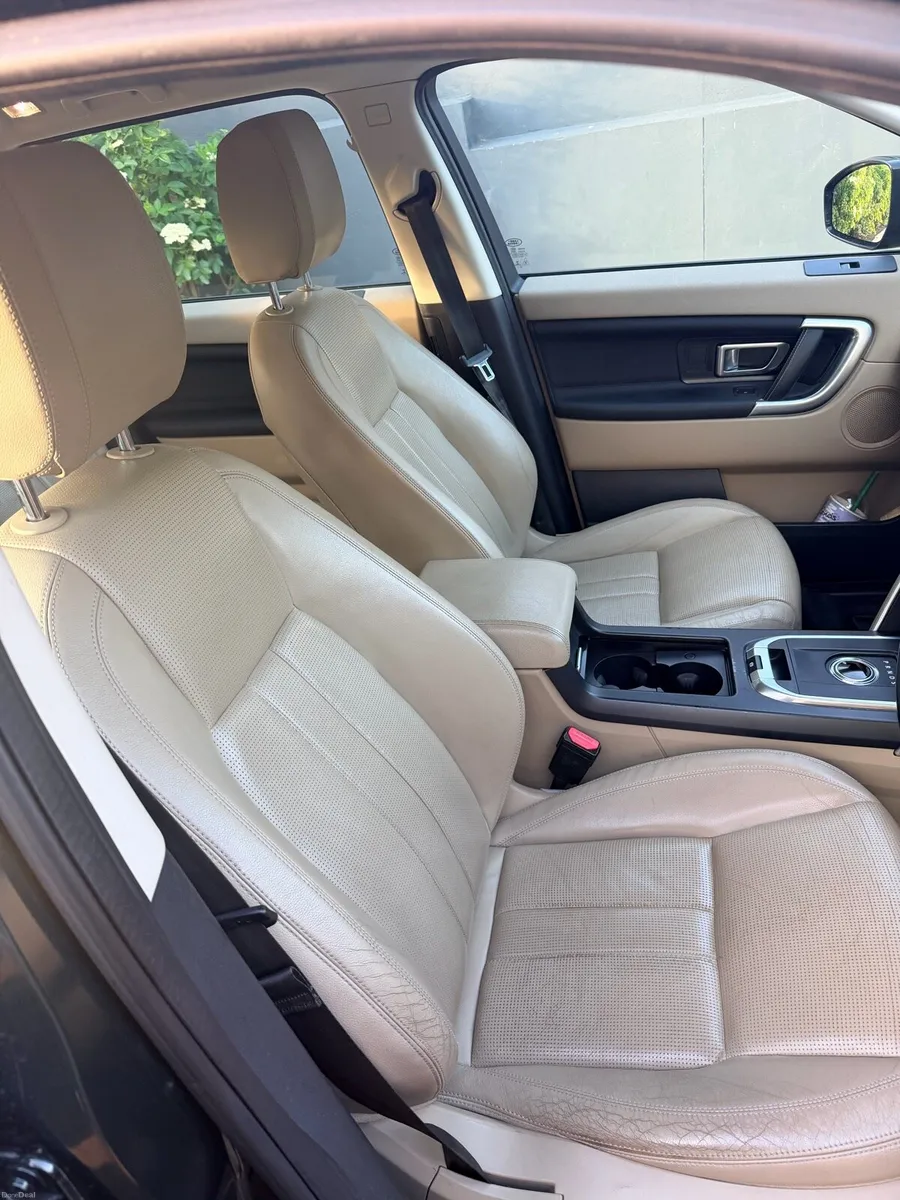 Land Rover Discovery Sport - Image 3