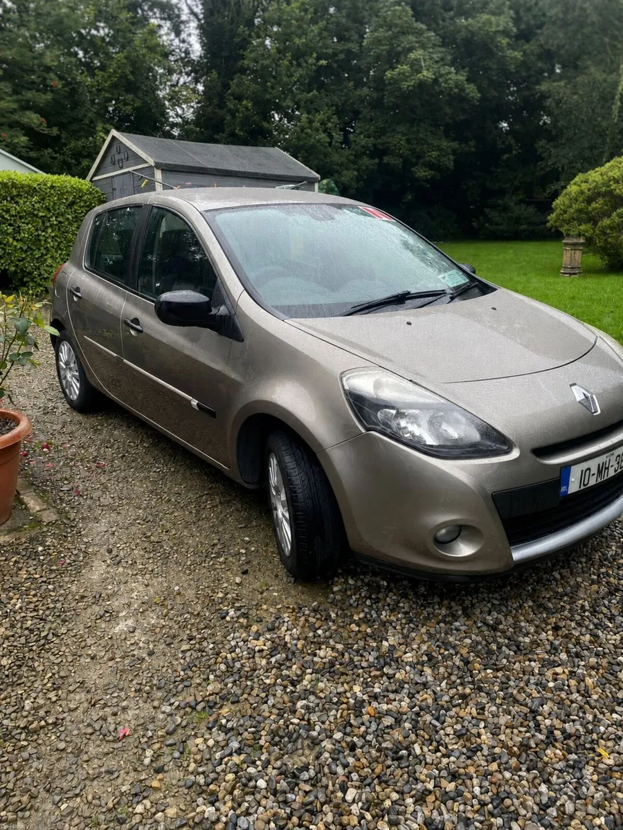 Renault Clio 2010 - Image 1