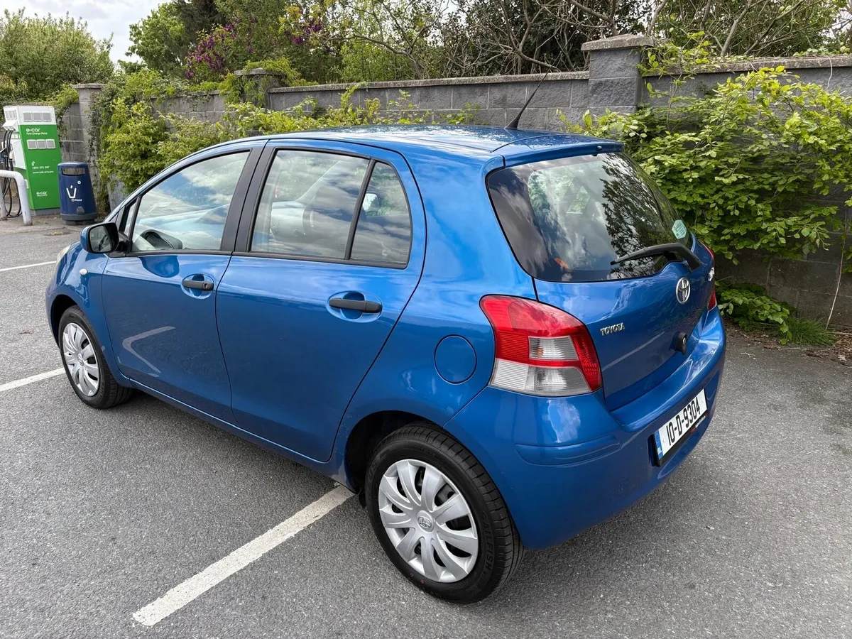 2010 Toyota Yaris - Image 4