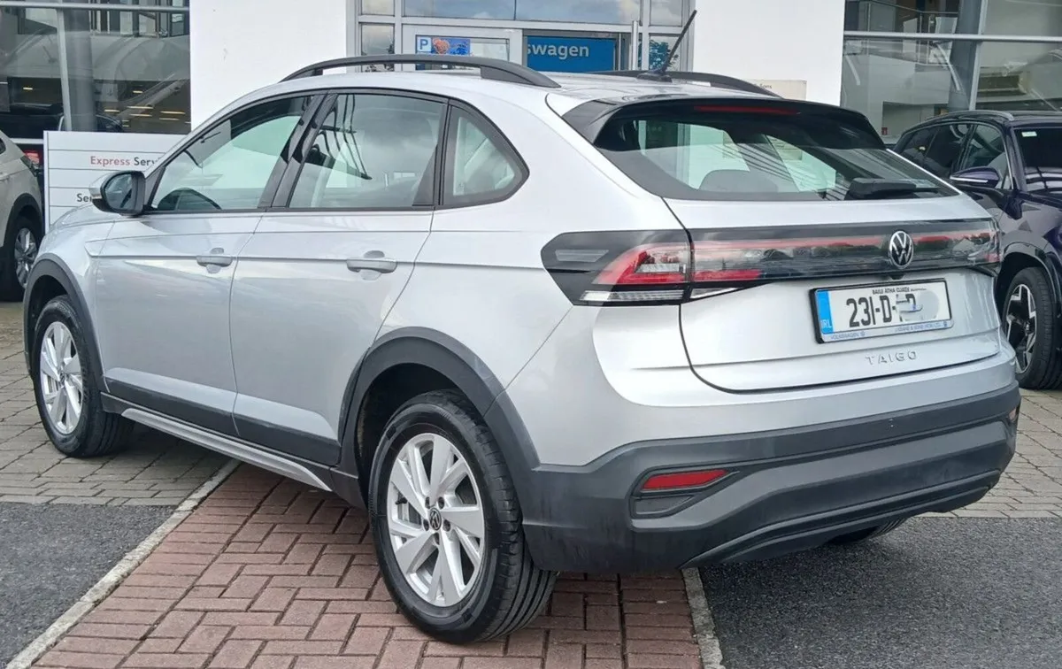 Volkswagen Taigo Life 1.0 TSI 95HP **REAR VIEW CAM - Image 4