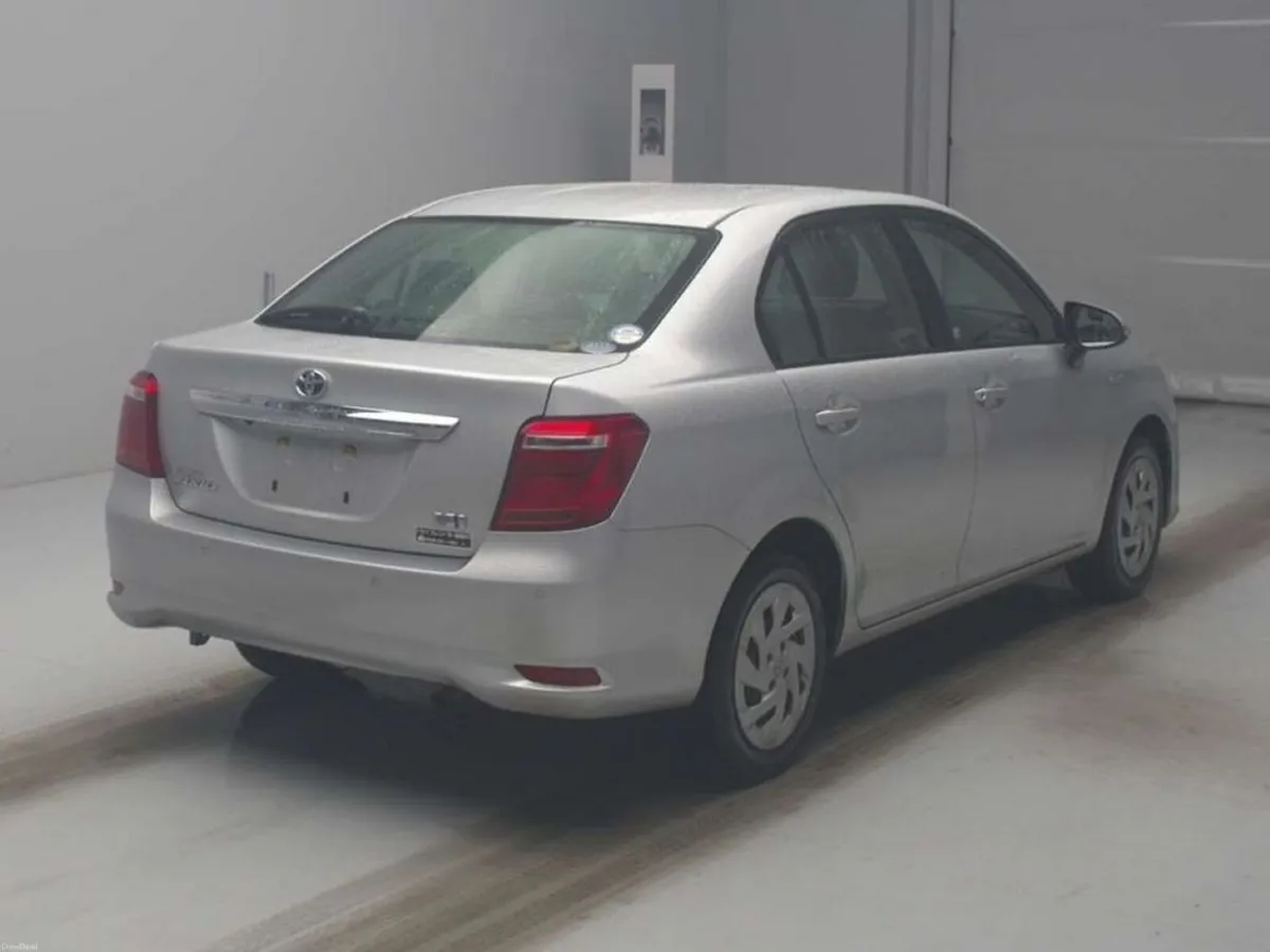 Toyota Corolla 1.5 HYBRID AXIO - PUSH BUTTON START - Image 2