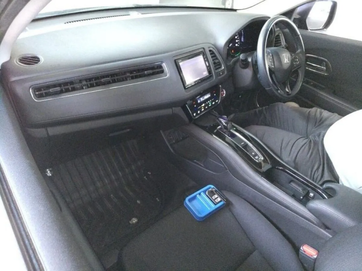 Honda Vezel 1.5 HYBRID - FACTORY ALLOYS - HONDA SE - Image 3
