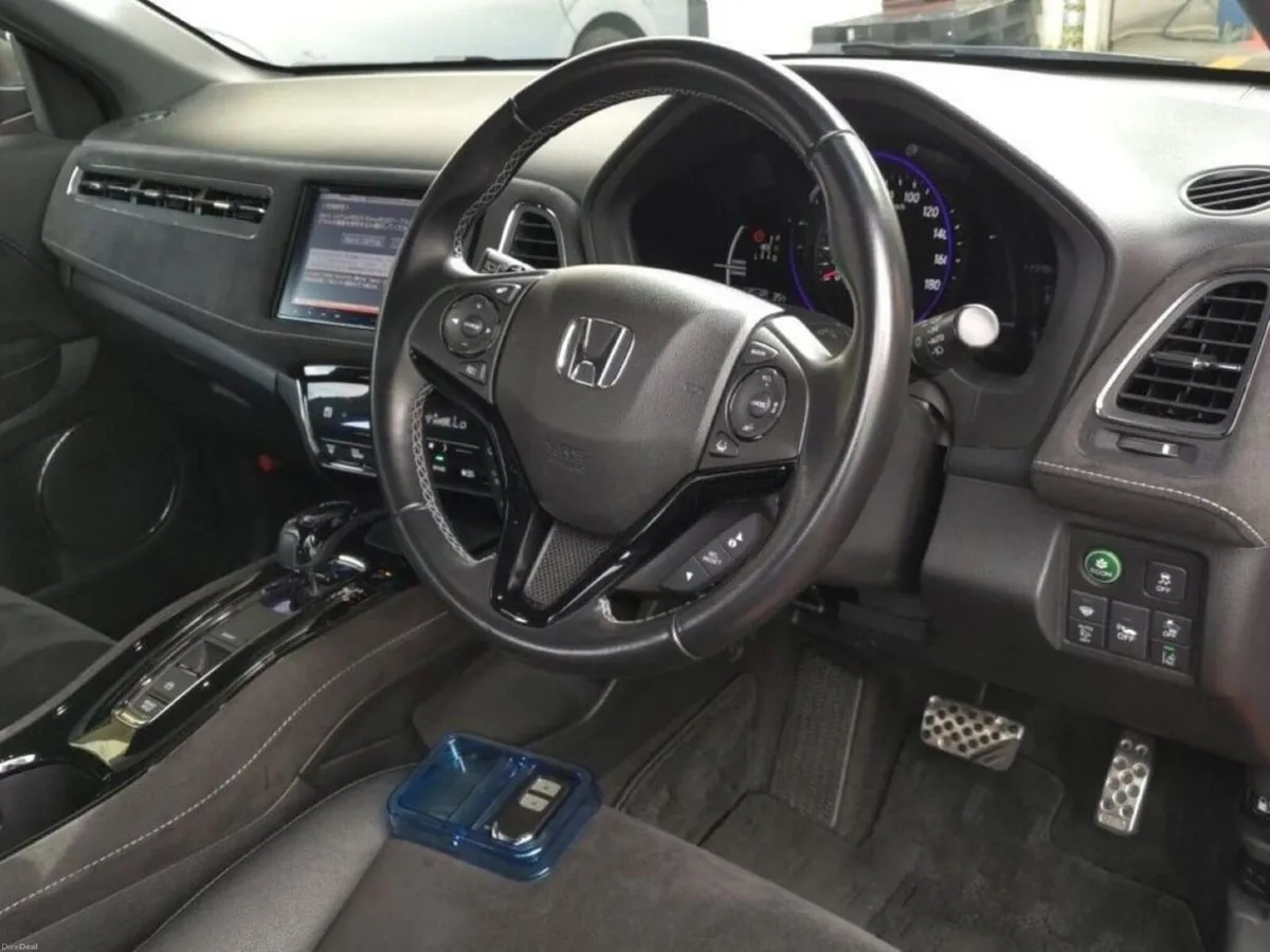 Honda Vezel RS EDITION - HYBRID - HALF BLACK LEATH - Image 3