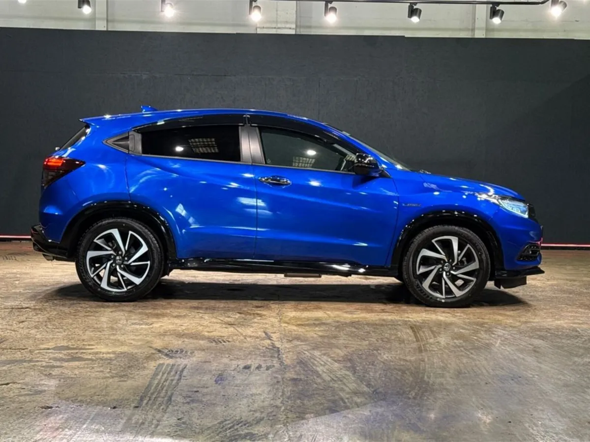 Honda Vezel HYBRID RS EDITION - ELECTRIC HALF BLAC - Image 3