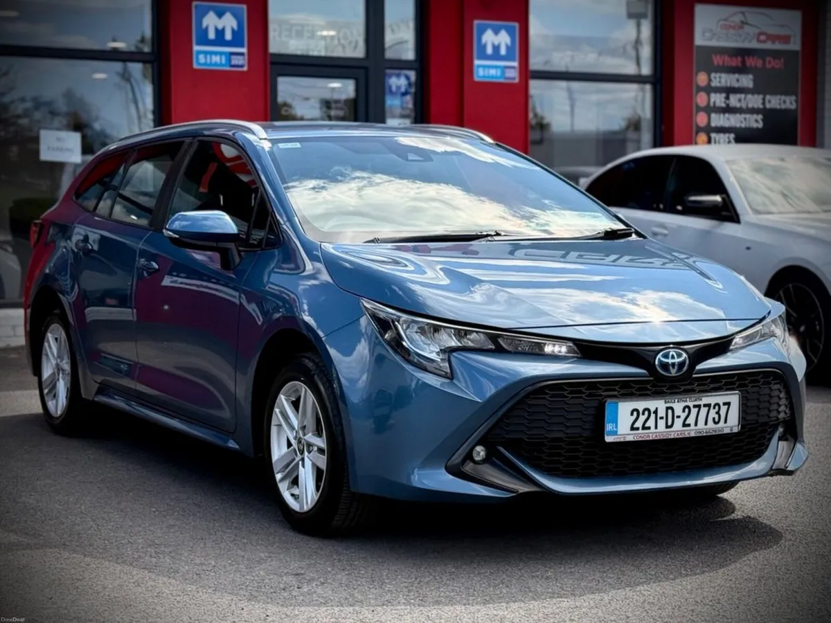 Toyota Corolla Hybrid Luna Auto // SAME DAY FINANC - Image 4