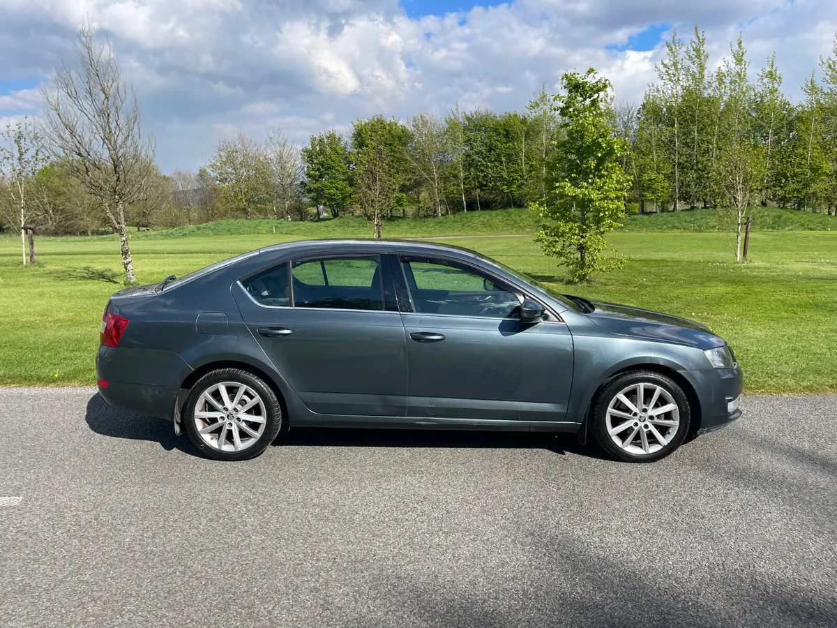 Skoda Octavia 2017 - Image 2