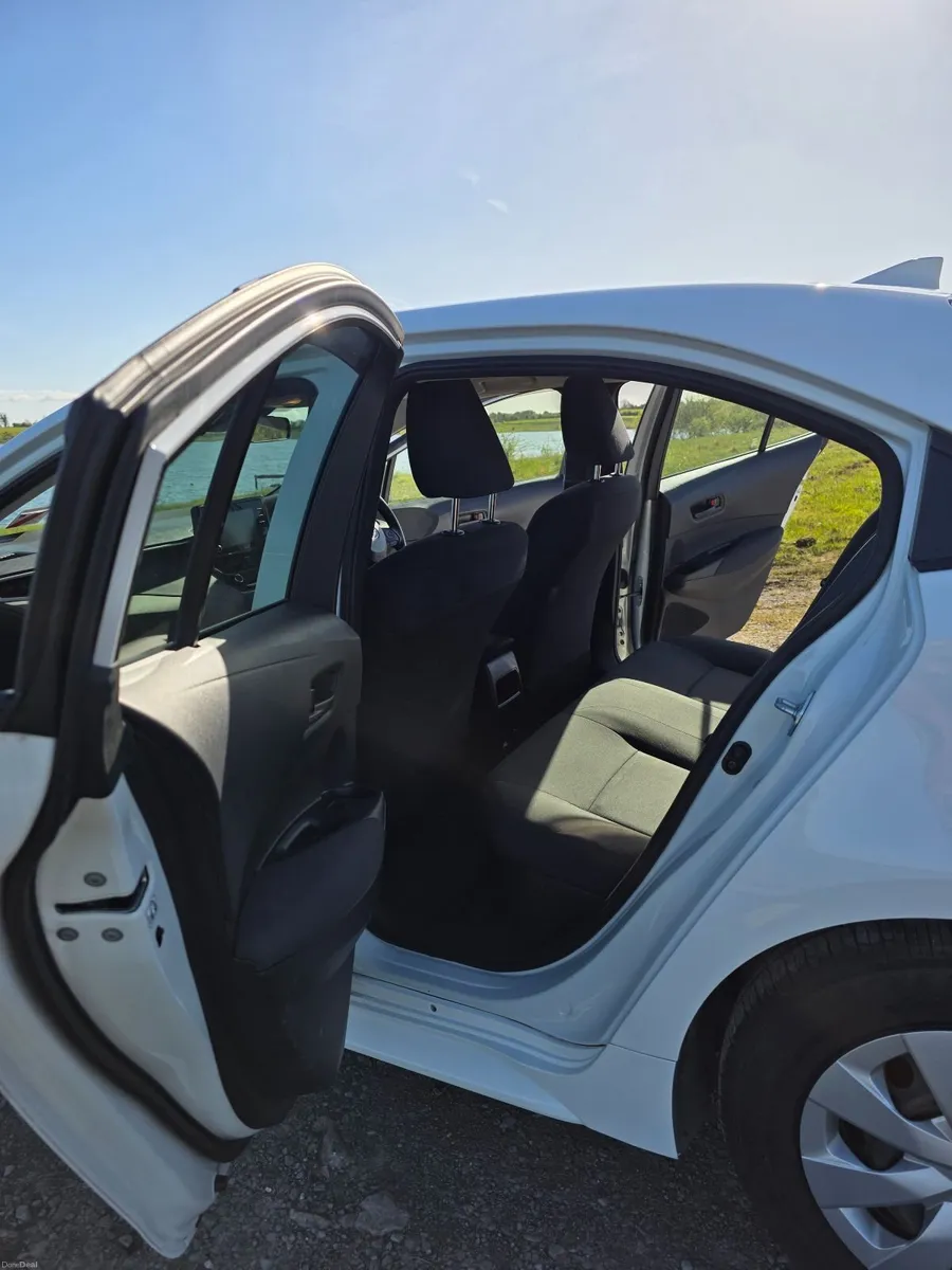2019 Toyota Corolla Hybrid - Image 3