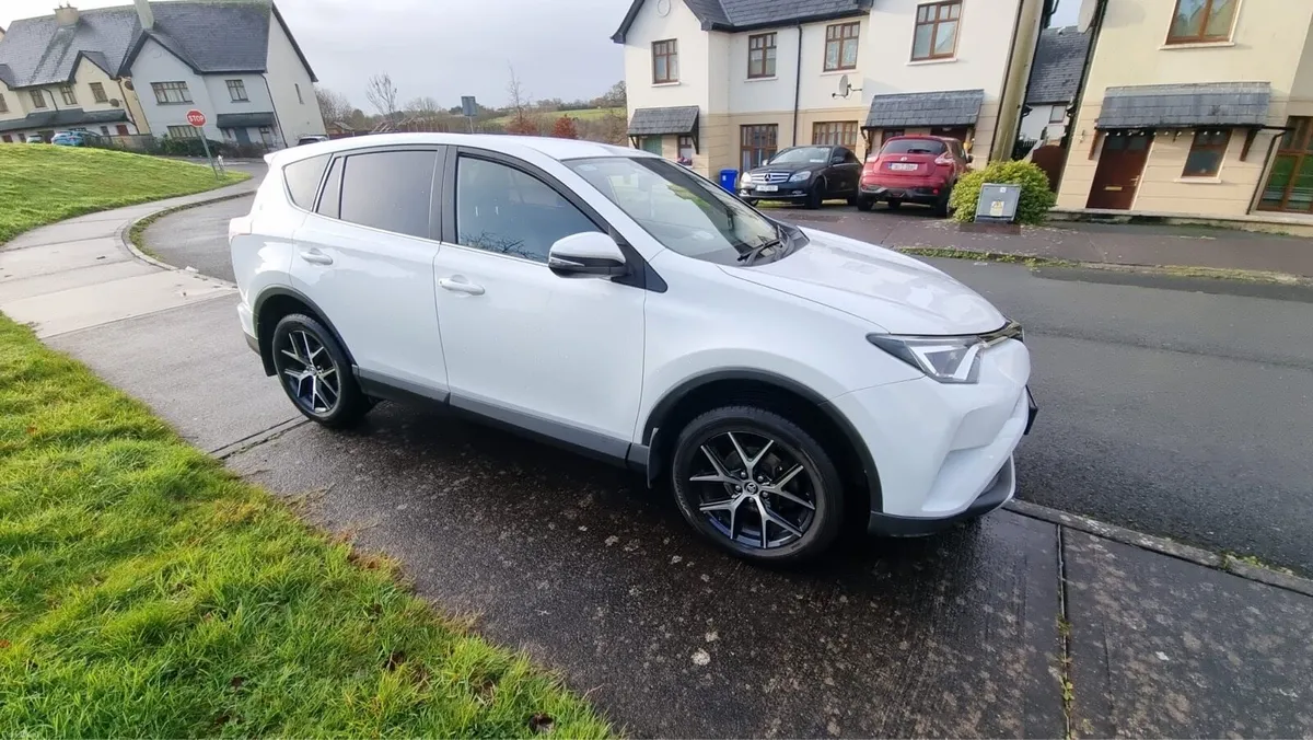 Toyota Rav 4 - Image 4
