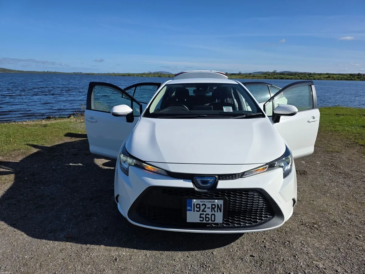2019 Toyota Corolla Hybrid - Image 2