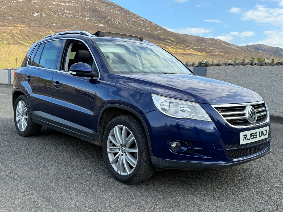 2010 VW Tiguan Sport 4Motion **SUNROOF - Image 3