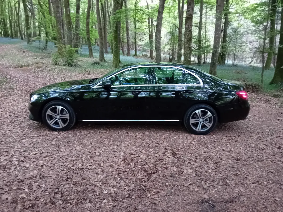 171 MERCEDES BENZ E200D AVANTGARDE AUTO SALOON - Image 4