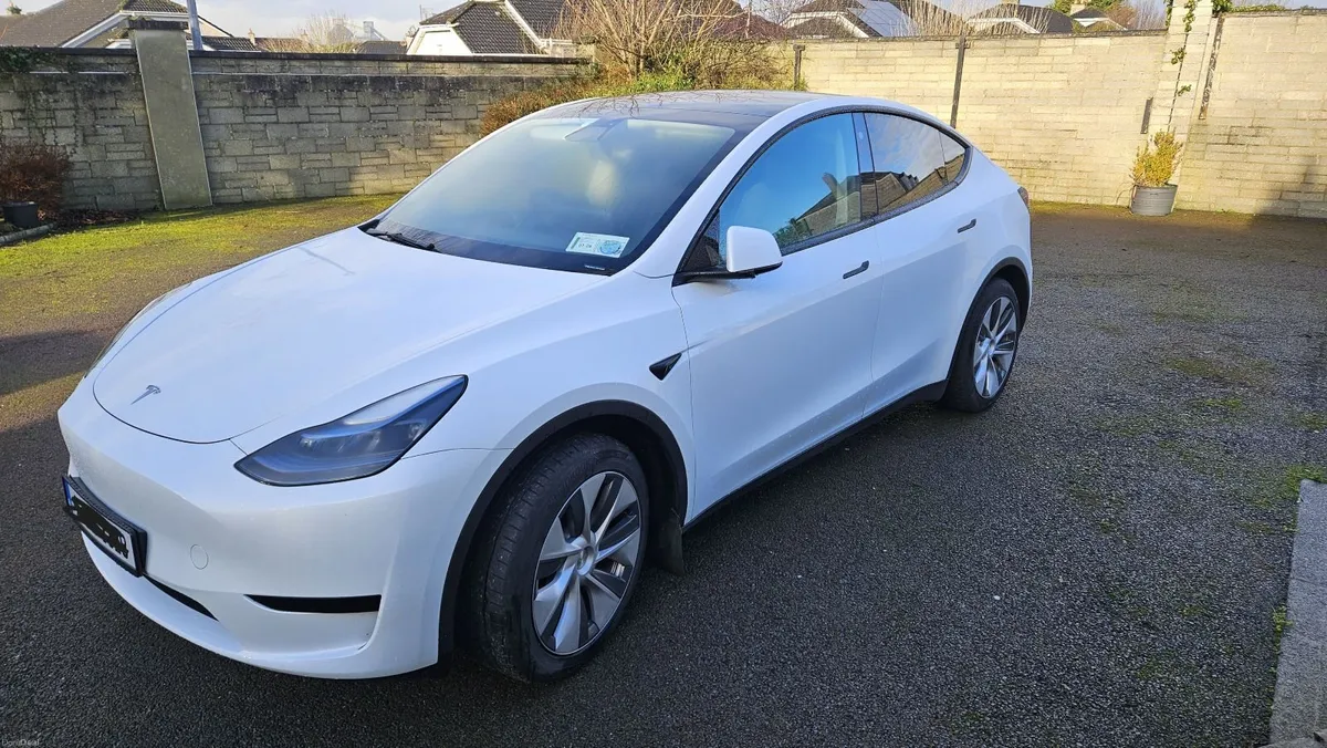 Tesla Model Y 2023 - Image 4