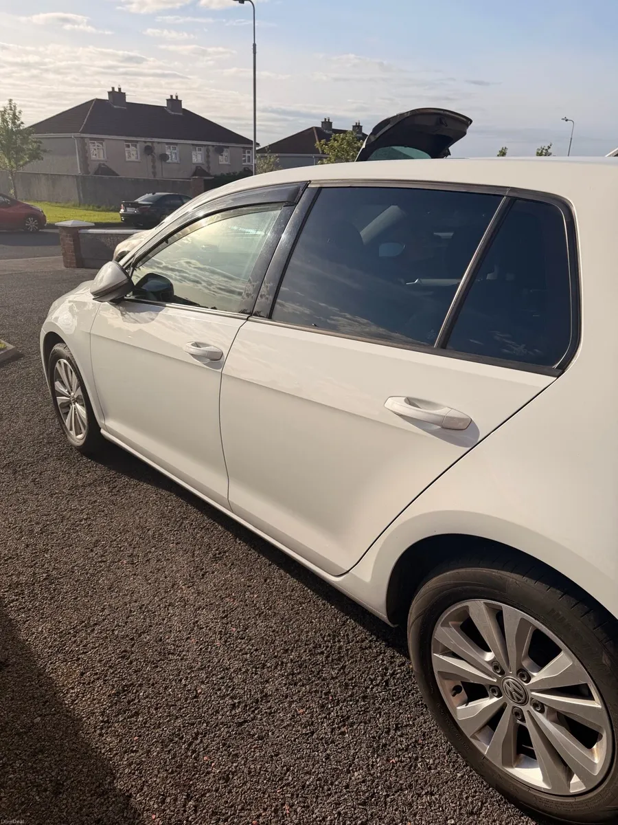 AUTOMATIC  Golf TSI  * Low mileage* - Image 3