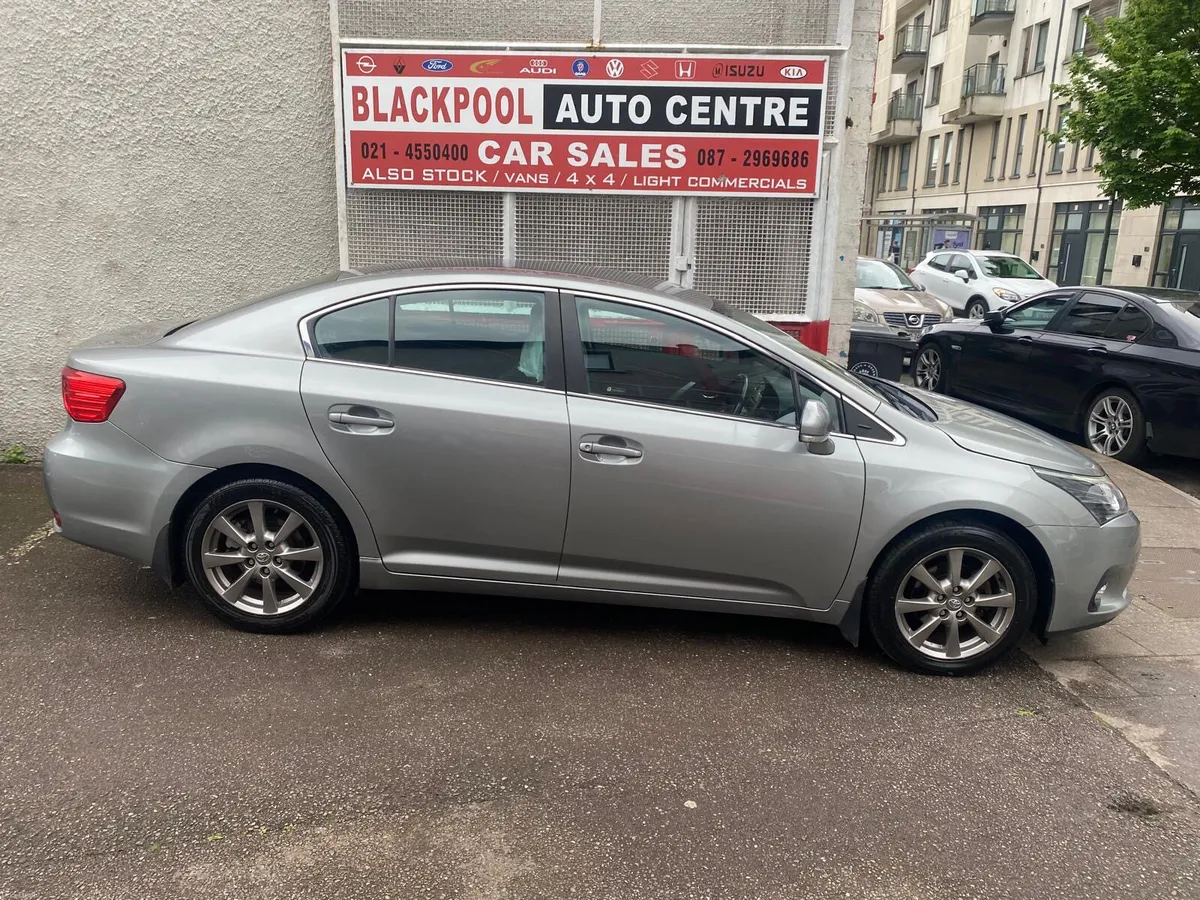 Toyota Avensis 2012 - Image 1