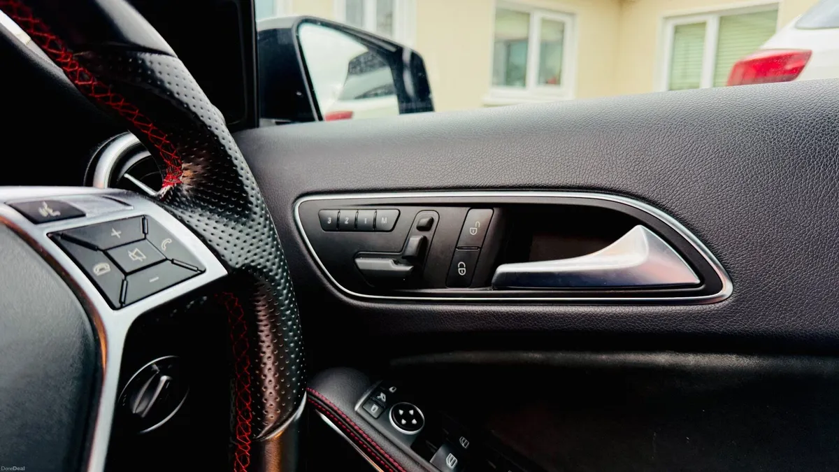 Mercedes-Benz A-Class 2015 - Image 4