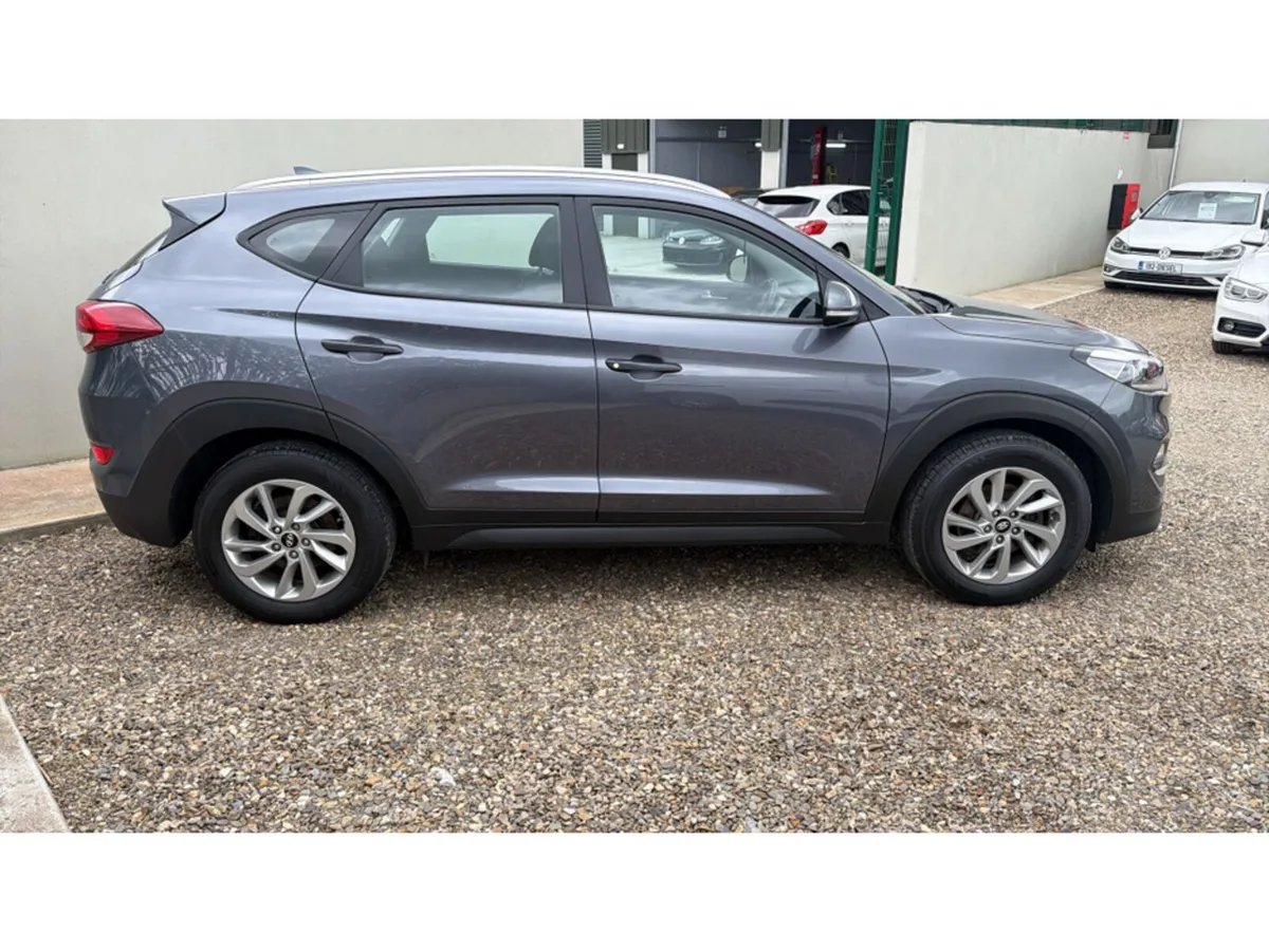 Hyundai Tucson SE NAV B-DRIVE 2WD CRDI BLUE DRIVE - Image 4
