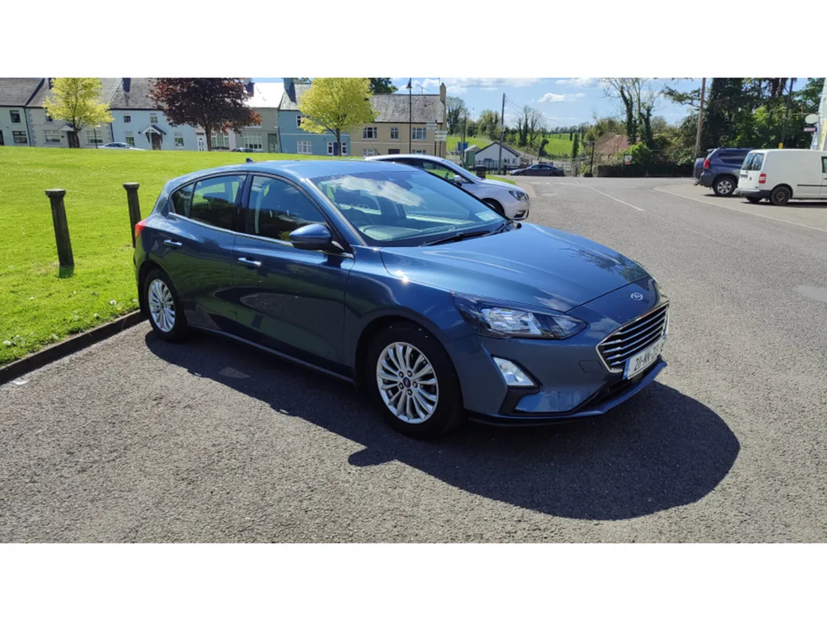 Ford Focus TITANIUM EDITION 1.5 TD 120 4DR - Image 4