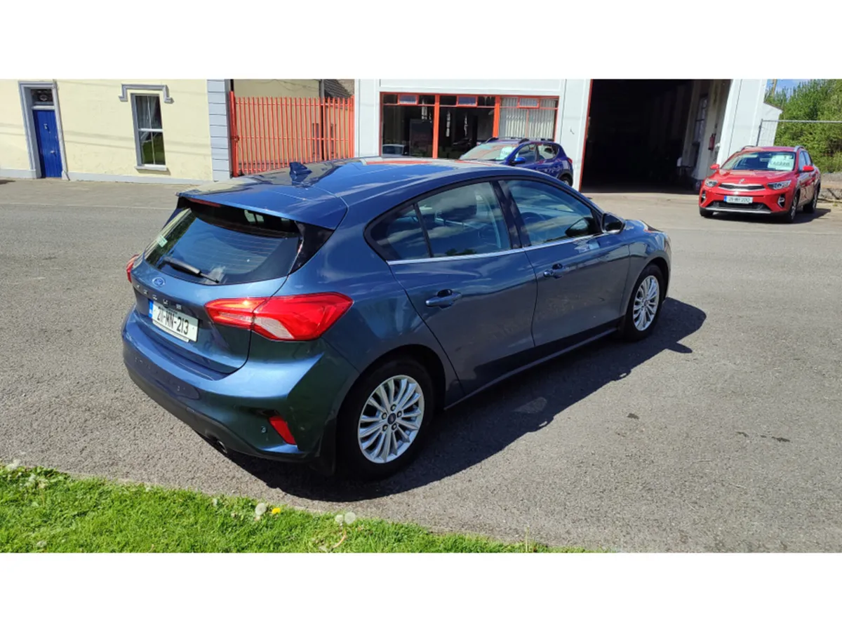 Ford Focus TITANIUM EDITION 1.5 TD 120 4DR - Image 3
