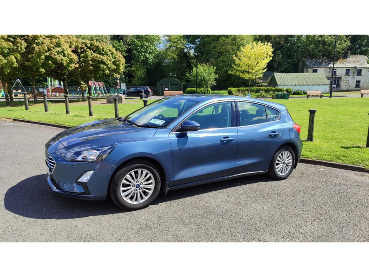 Ford Focus TITANIUM EDITION 1.5 TD 120 4DR - Image 6