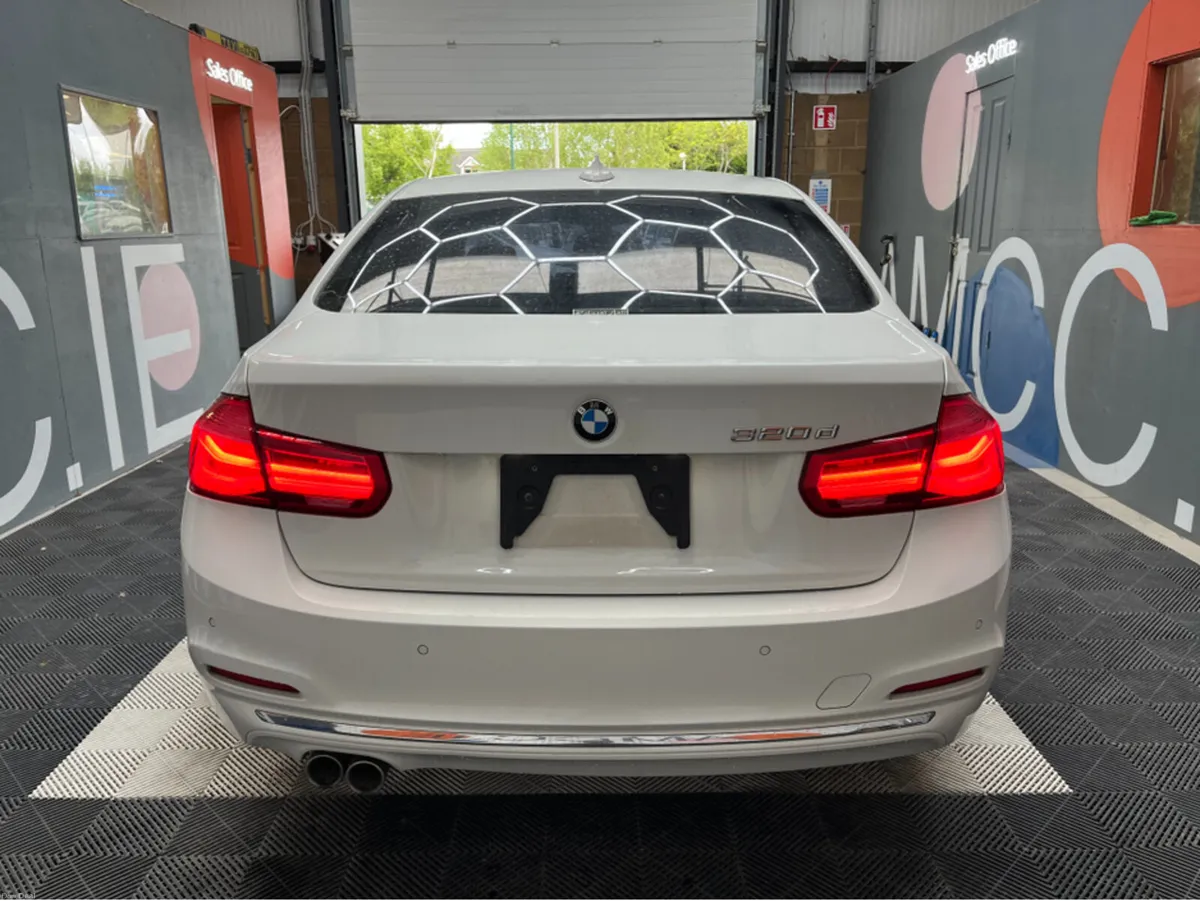 BMW 3-Series 2016 BMW 320D LUXURY 2.0 AUTOMATIC / - Image 3