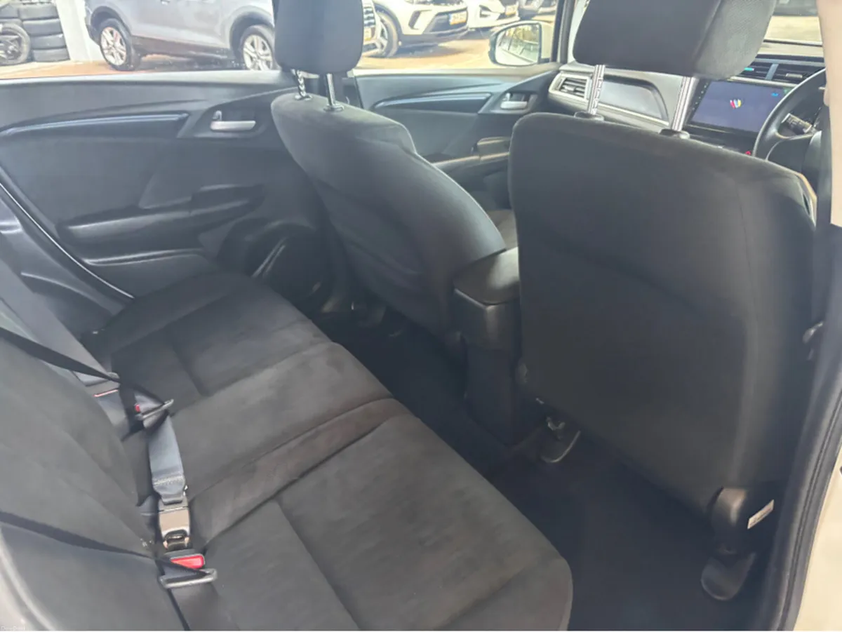 Honda Shuttle 1.5 Self charging hybrid Automatic - Image 3