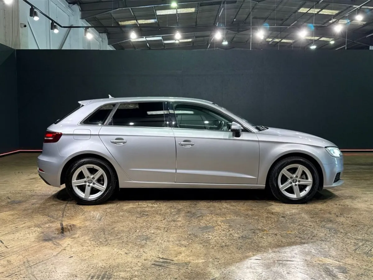 Audi A3 AUTOMATIC 1.4 TFSI - FACTORY ALLOYS - DIGI - Image 3