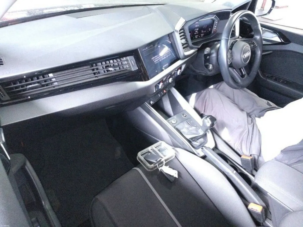 Audi A1 1.0 AUTOMATIC TFSI - FACTORY ALLOYS - CRUI - Image 3