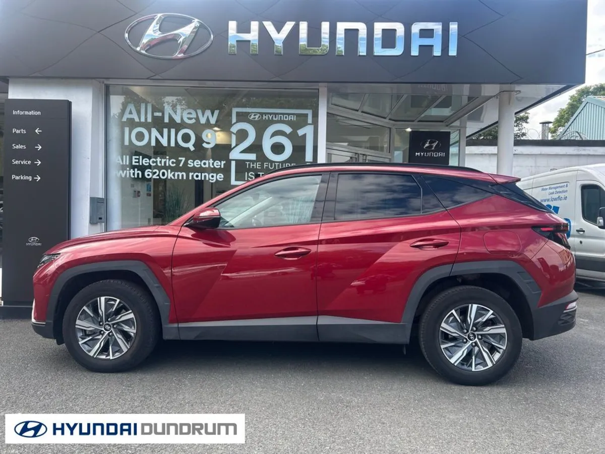 Hyundai Tucson ix35 Executive HEV 5DR Auto - Image 3