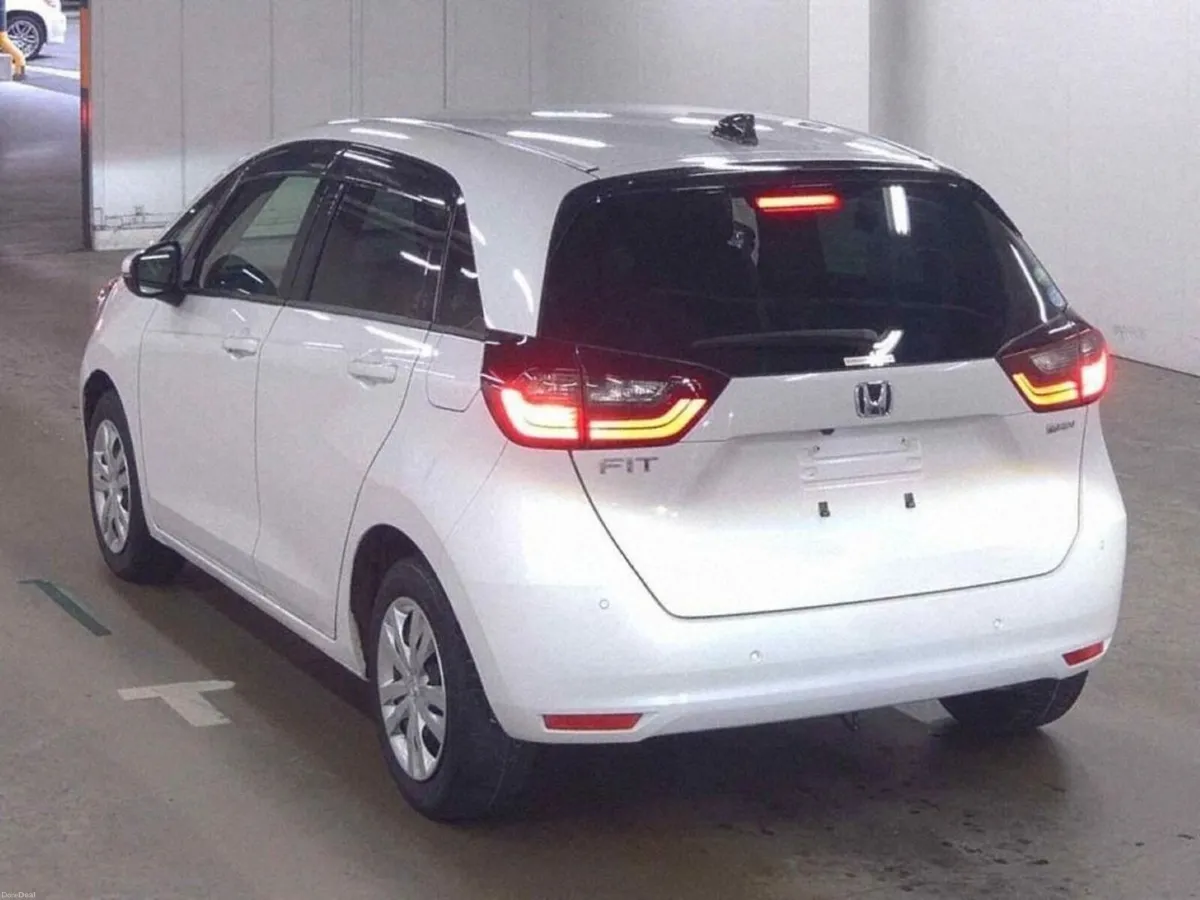 Honda Fit 1.5 HYBRID - REAR CAMERA - Image 2